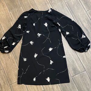 A New Day Black & White Floral Dress, with Long Balloon. Not Lined. XS